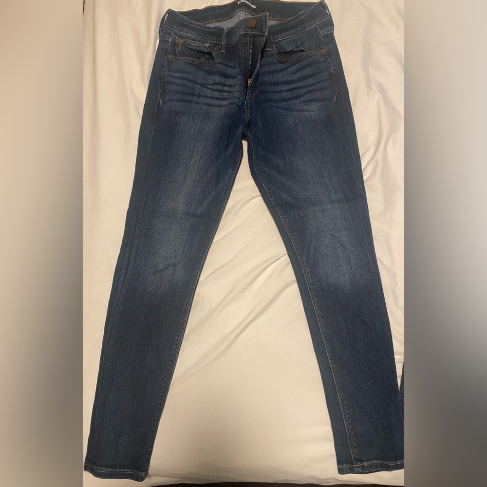 Express women’s size 8 short legging stretch jeans
